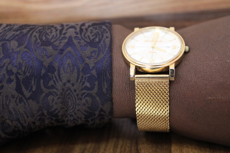 Gold Chain Wristwatch - Image 3