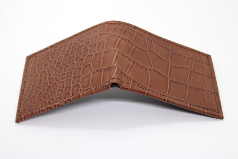 Black Leather Croc Skin Wallet - Image 3