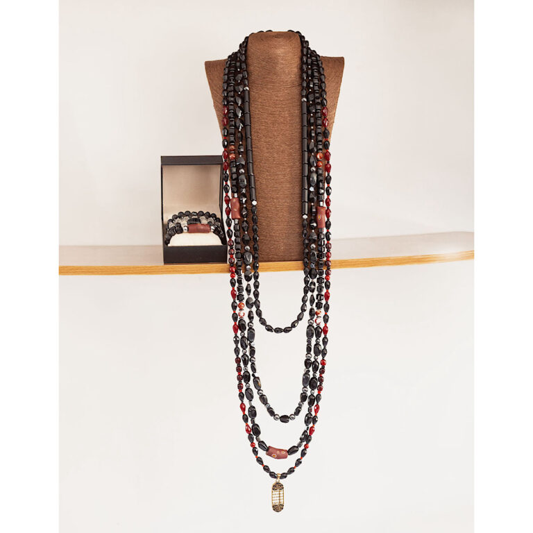 traditional-wedding-black-neck-beads-agbada-nigeria
