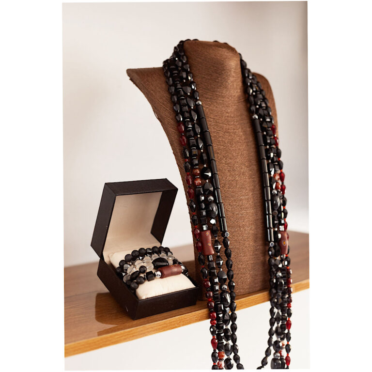 traditional-wedding-black-neck-beads-for-agbada